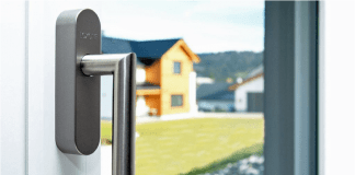 Una manilla de puerta y ventana con tecnología vía radio para conocer la posición de puertas y ventanas Una manilla de puerta y ventana con tecnología vía radio para conocer la posición de puertas y ventanas
