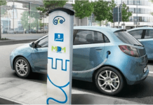 Los edificios no residenciales con más de 10 plazas de parking tendrán que incorporar puntos de recarga eléctrica Coche en un punto de recarga eléctrica